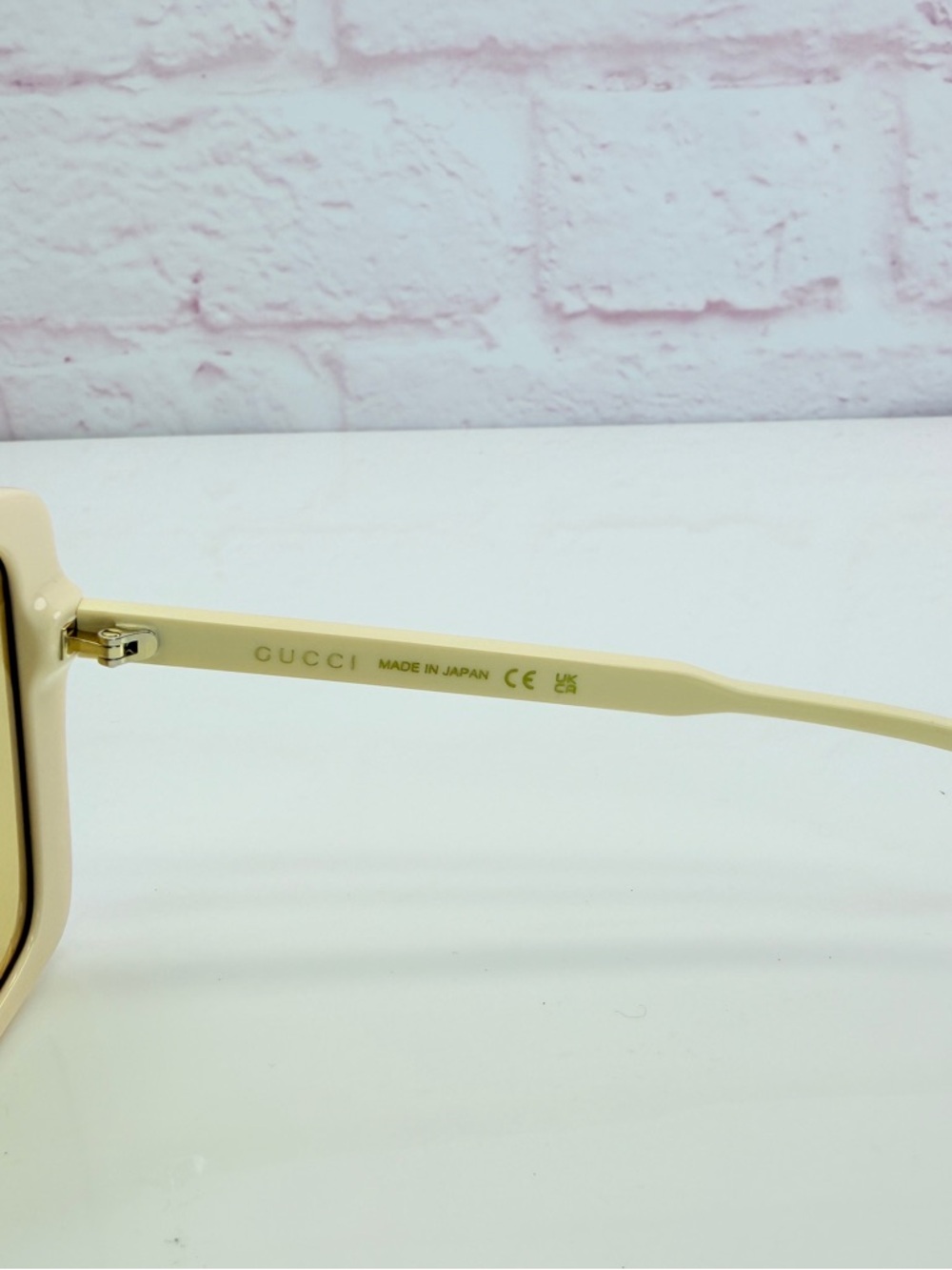 Gucci Cream 'I Love You' Square Sunglasses GG0567SAN - Picture 8 of 13